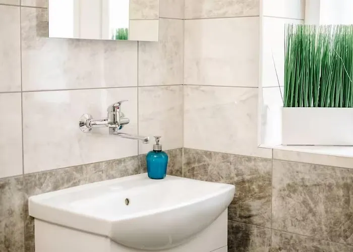 Spacious 3br With Billiards & Cinema * Praga