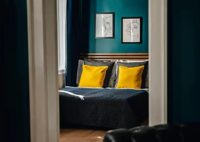 Апартаменты Spacious 3br With Billiards & Cinema Прага