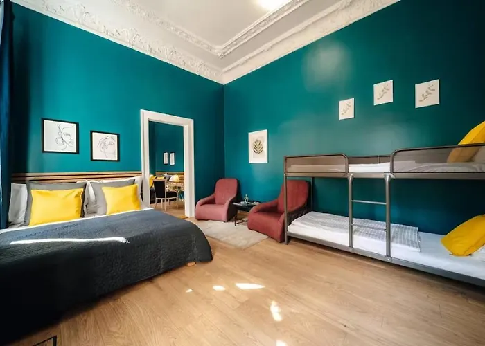 Апартаменты Spacious 3br With Billiards & Cinema *