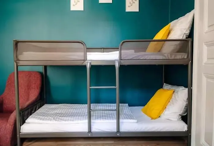 Spacious 3br With Billiards & Cinema * Praga