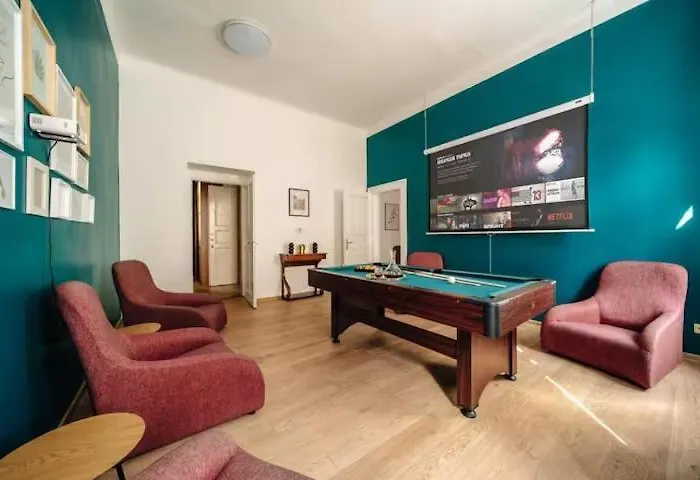 Spacious 3br With Billiards & Cinema Lägenhet Prag